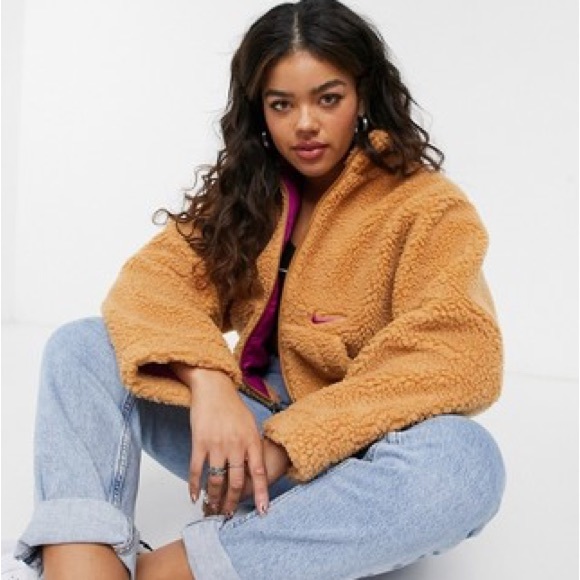 Nike sportswear oversized teddy Sherpa tan and pink jacket! - Picture 4 of 16